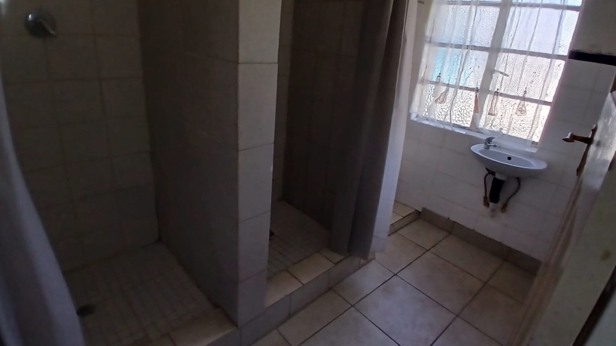 5 Bedroom Property for Sale in Park West Free State